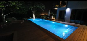 Infinity Glass Rim Flow Pool